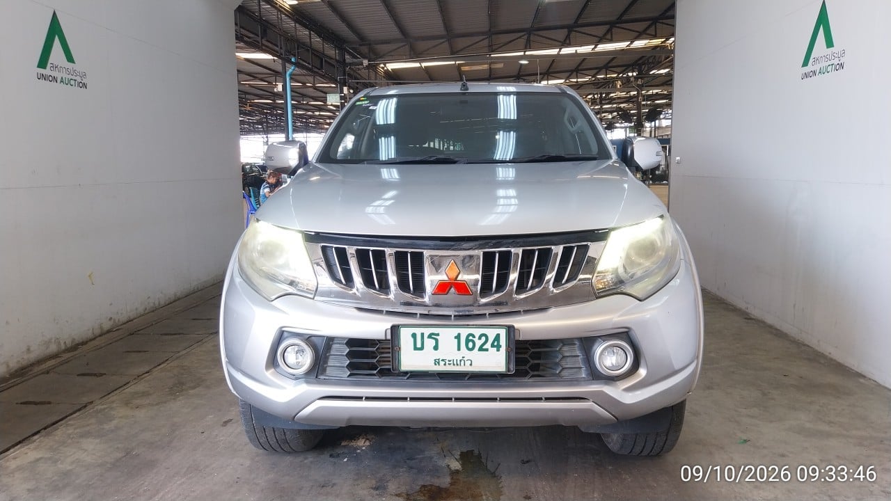 MITS MITS027 Ext. Cab 2.4 GLS-Limited Plus MT 2017