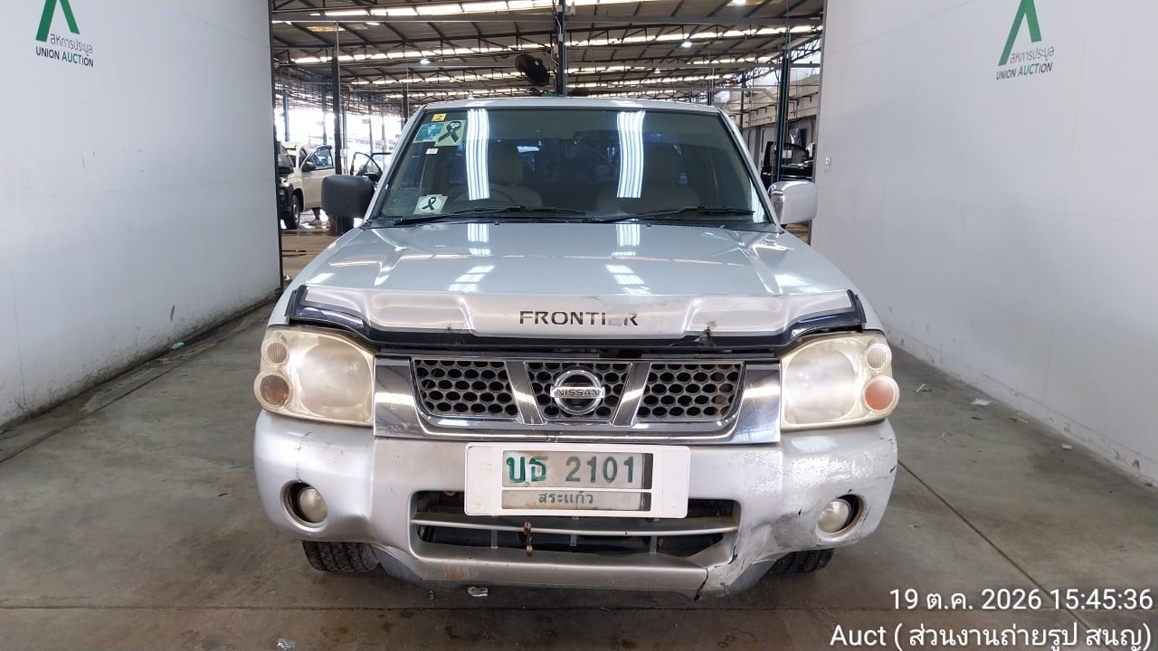 NISS NISS017 Ext. Cab 2.7 TL MT 2003