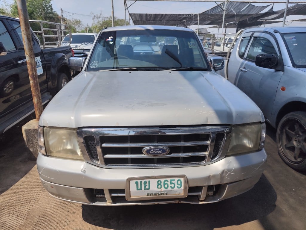 FORD FORD008 Open Cab 2.5 MT 2005