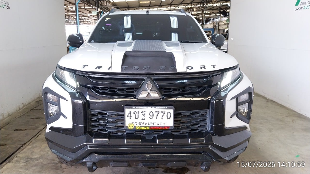 MITS MITS027 Dual Cab 2.4 GLS Plus MT (AB/ABS) 2023