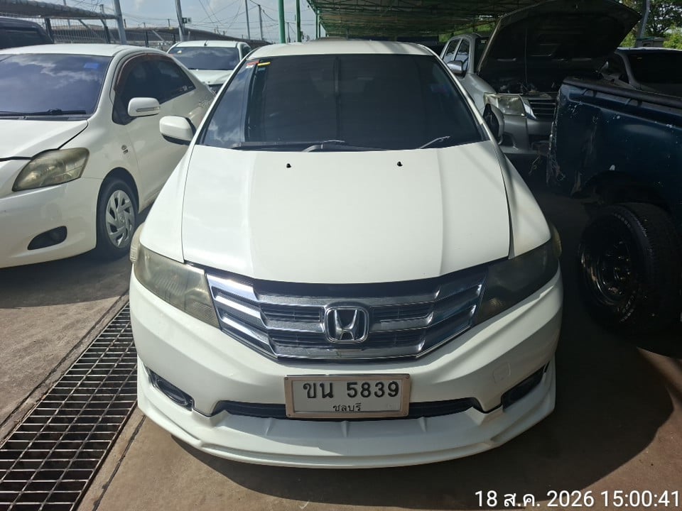 HOND HOND003 1.5 V i-VTEC AT 2013