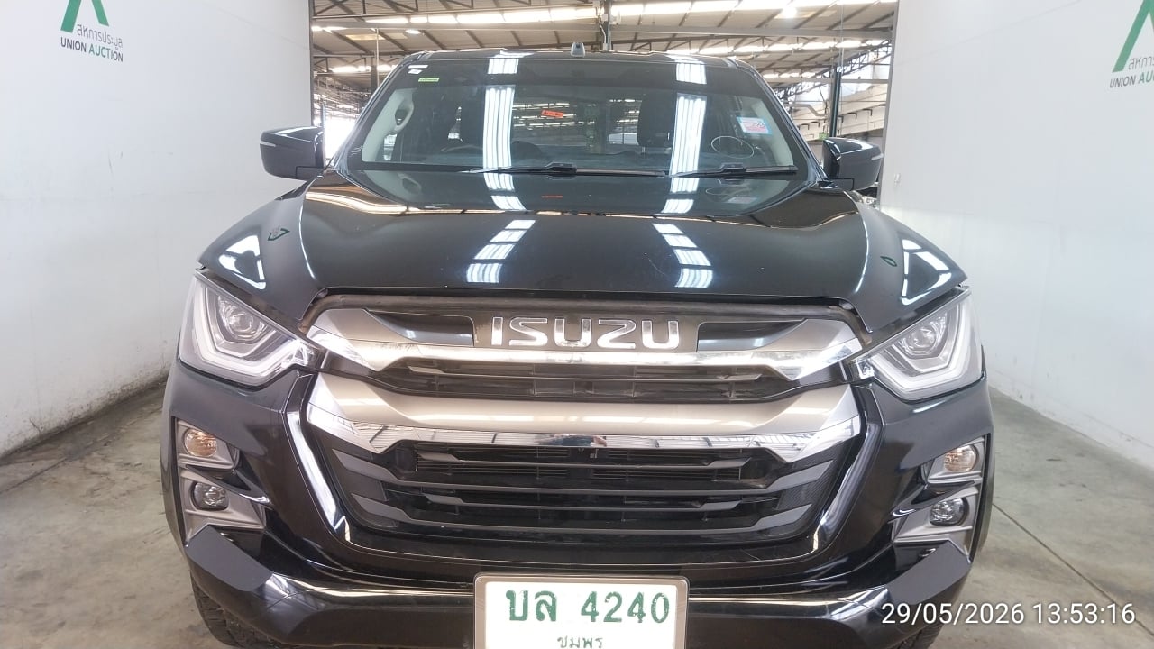 ISUZ ISUZ073 SPACECAB 3.0 Vcross Z 4WD MT 2021