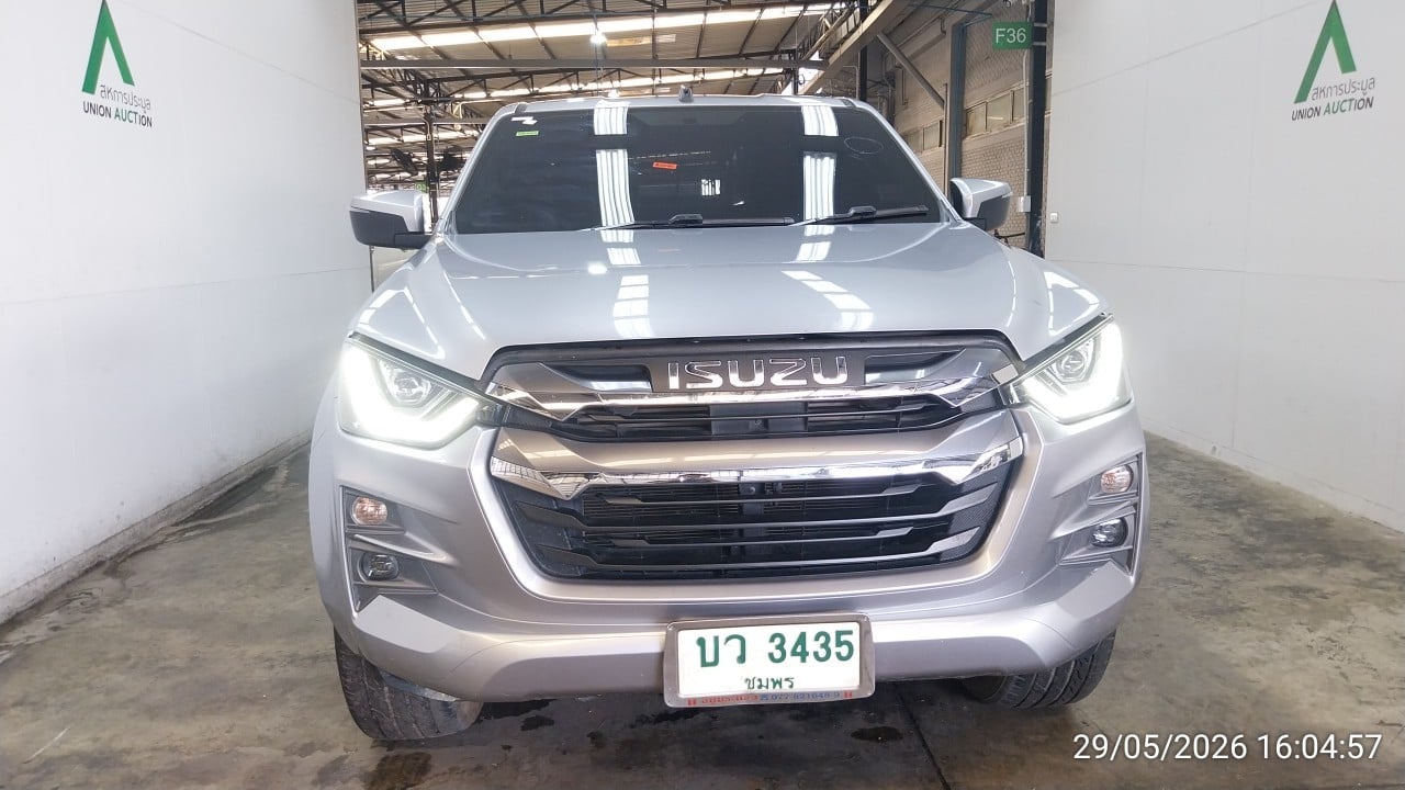 ISUZ ISUZ073 SpaceCab Vcross 3.0 Z MT 4wd 2023