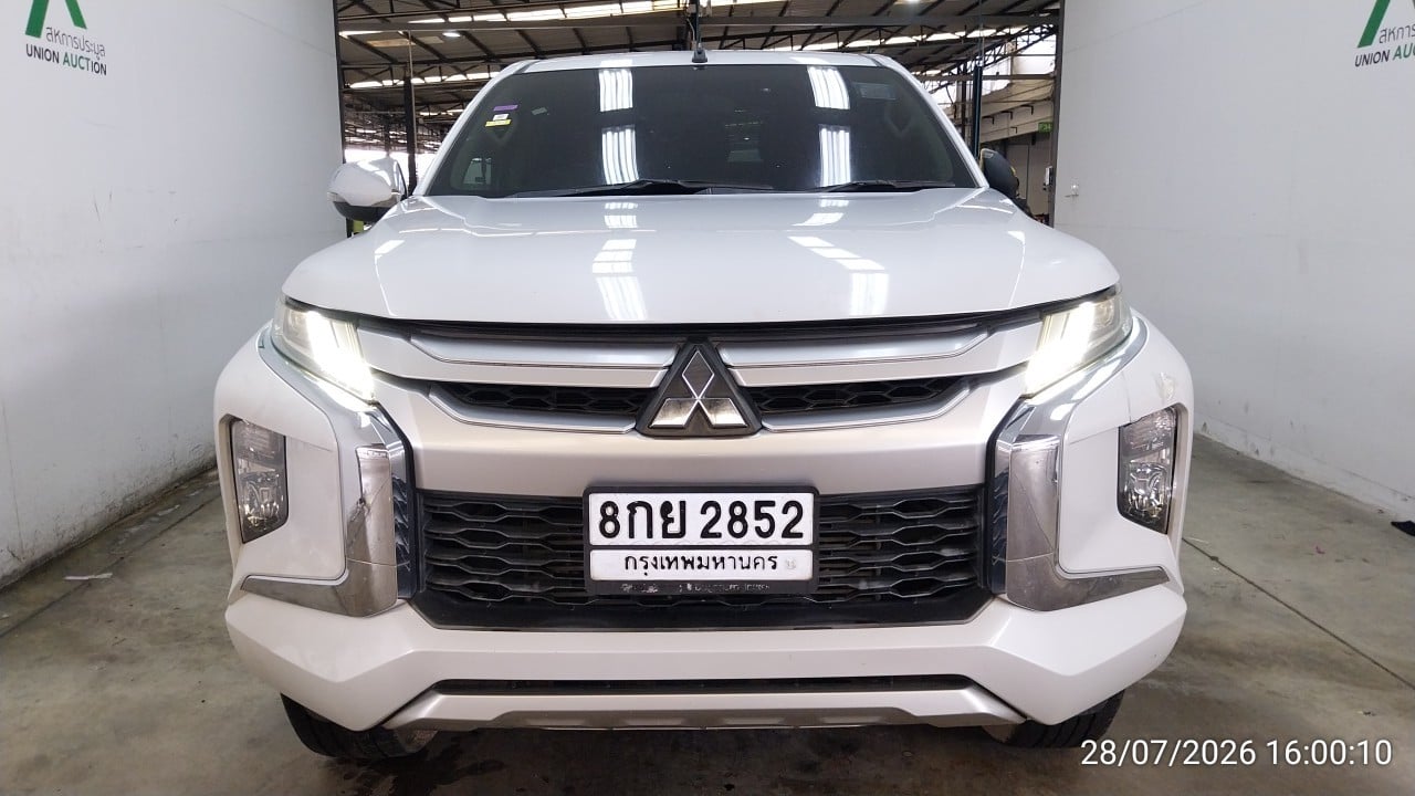 MITS MITS027 Dual Cab 2.4 GLS Plus MT (AB/ABS) 2019