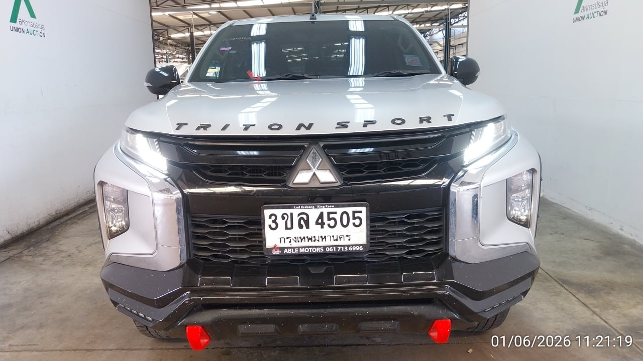 MITS MITS027 Dual Cab 2.4 GLS Plus AT (AB/ABS) 2023