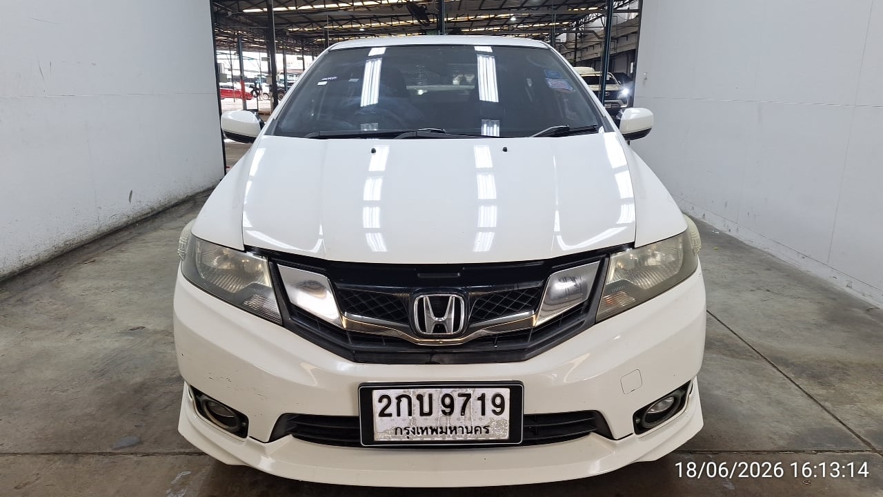 HOND HOND003 1.5 V i-VTEC AT 2013