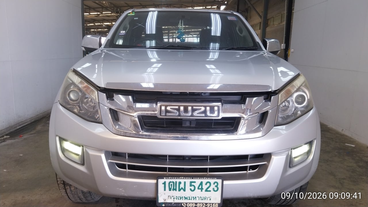 ISUZ ISUZ073 SPACECAB 3.0 Hi-Lander Z-Prestige MT (VGS, Navi) 2015