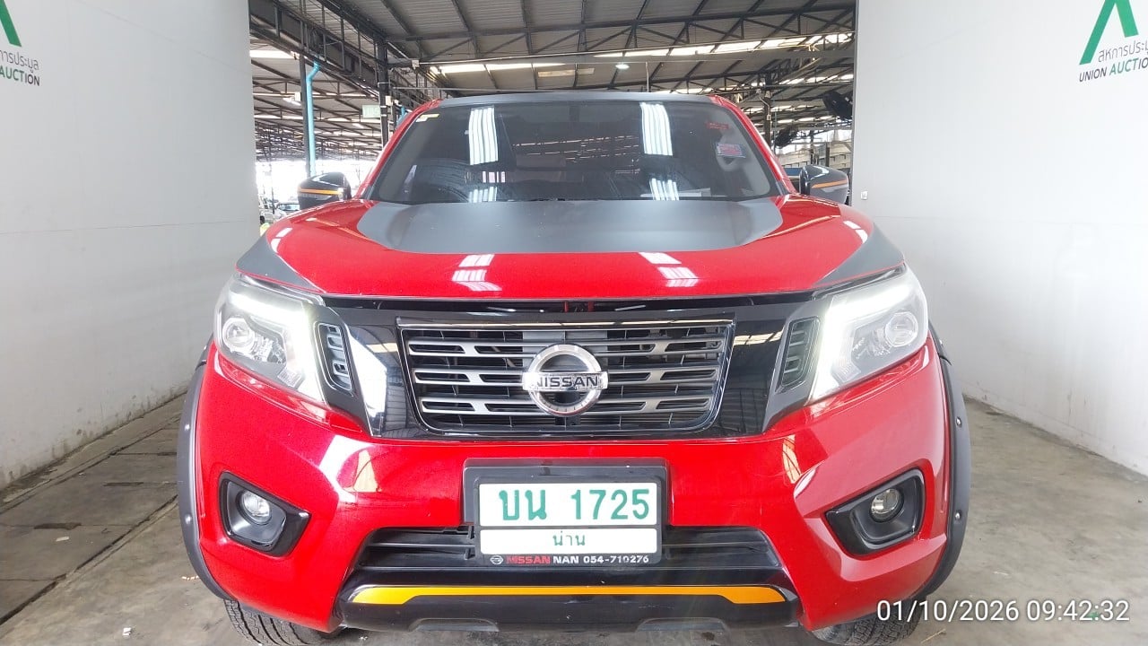 NISS NISS082 Ext. Cab 2.5 Calibre E MT (Black Edition) 2019