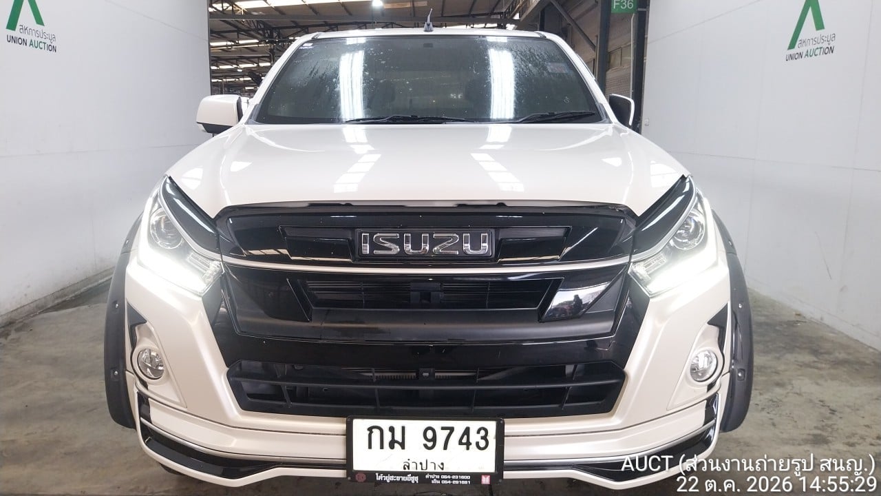 ISUZ ISUZ073 CAB4 1.9 Hi-Lander Stealth Z MT (DVD) 2019