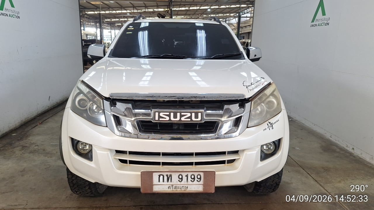 ISUZ ISUZ073 CAB4 3.0 Vcross Z-Prestige 4WD MT (VGS) (AB/ABS) 2013