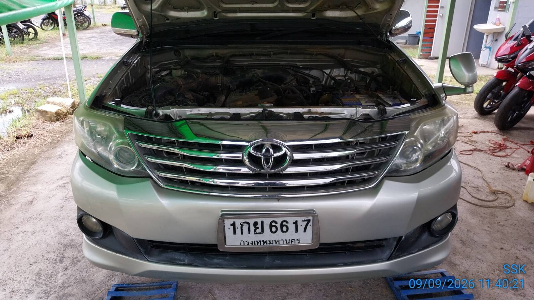 TOYO TOYO051 2.7 V 4WD AT 2005