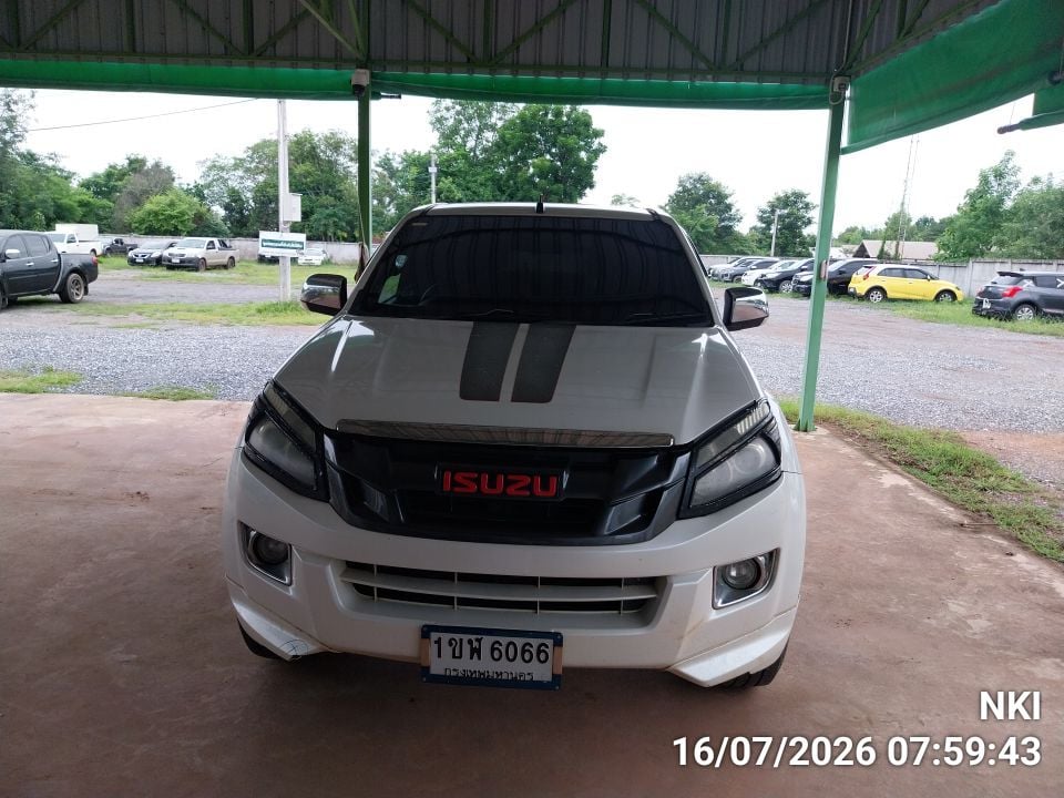 ISUZ ISUZ073 CAB4 2.5 Hi-Lander X-Series Z MT (VGS DVD) (ABS) 2013