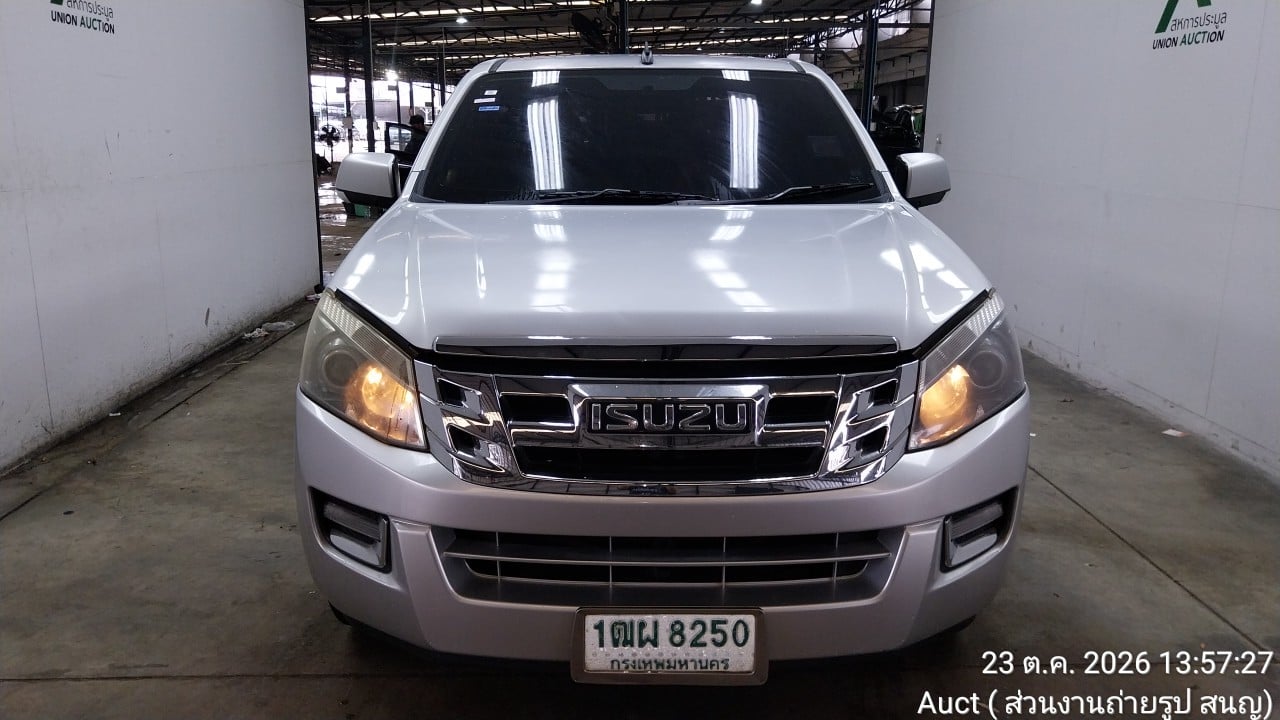 ISUZ ISUZ073 SPACECAB 2.5 L MT 2015