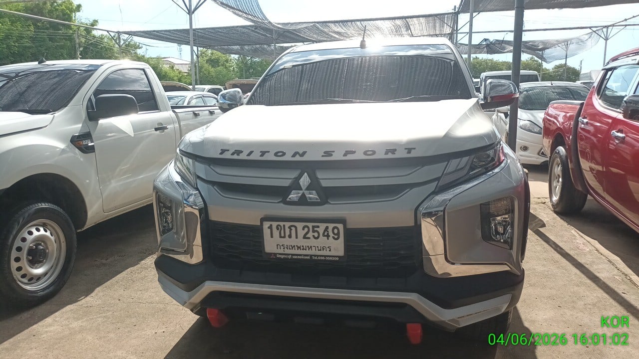 MITS MITS027 Dual Cab 2.4 GLS Plus AT (AB/ABS) 2021