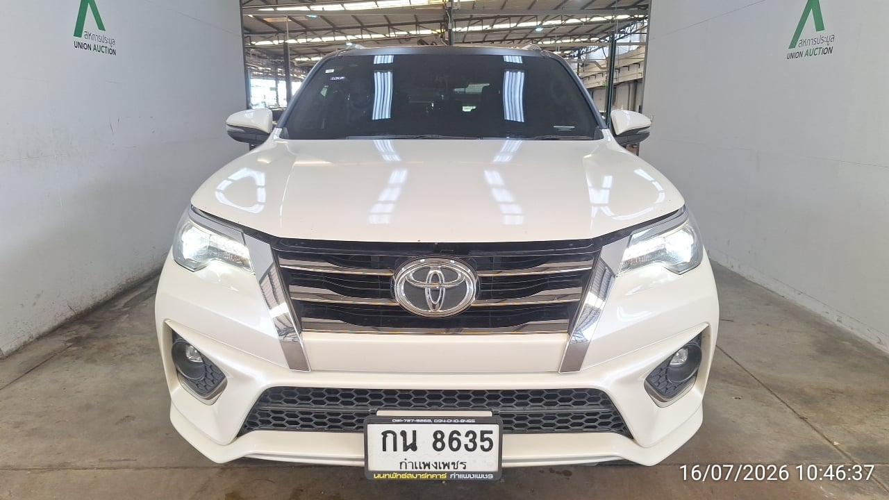 TOYO TOYO051 2.8 TRD Sportivo AT (Black Top) 2017