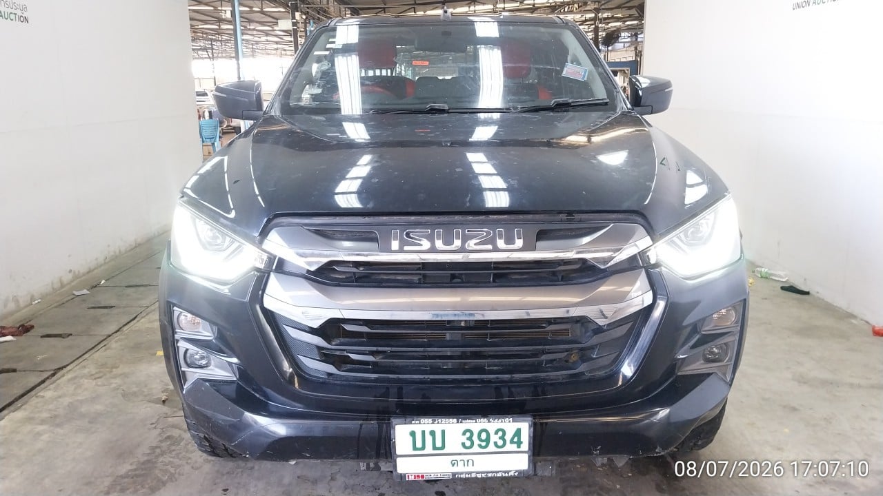ISUZ ISUZ073 SpaceCab Vcross 3.0 Z MT 4wd 2023