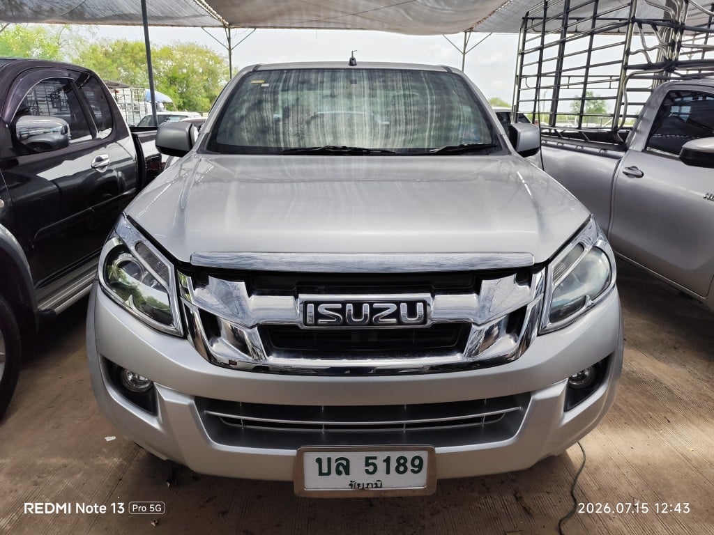 ISUZ ISUZ073 SpaceCab 2.5 Hi-Lander Z MT (VGS, DVD) (ABS) 2012