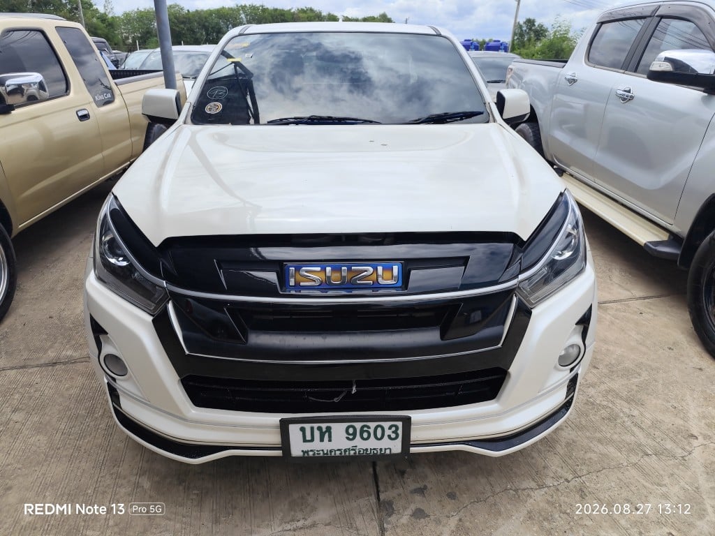 ISUZ ISUZ073 SPACECAB 1.9 Hi-Lander Stealth Z-Prestige MT (AB/ABS) 2019