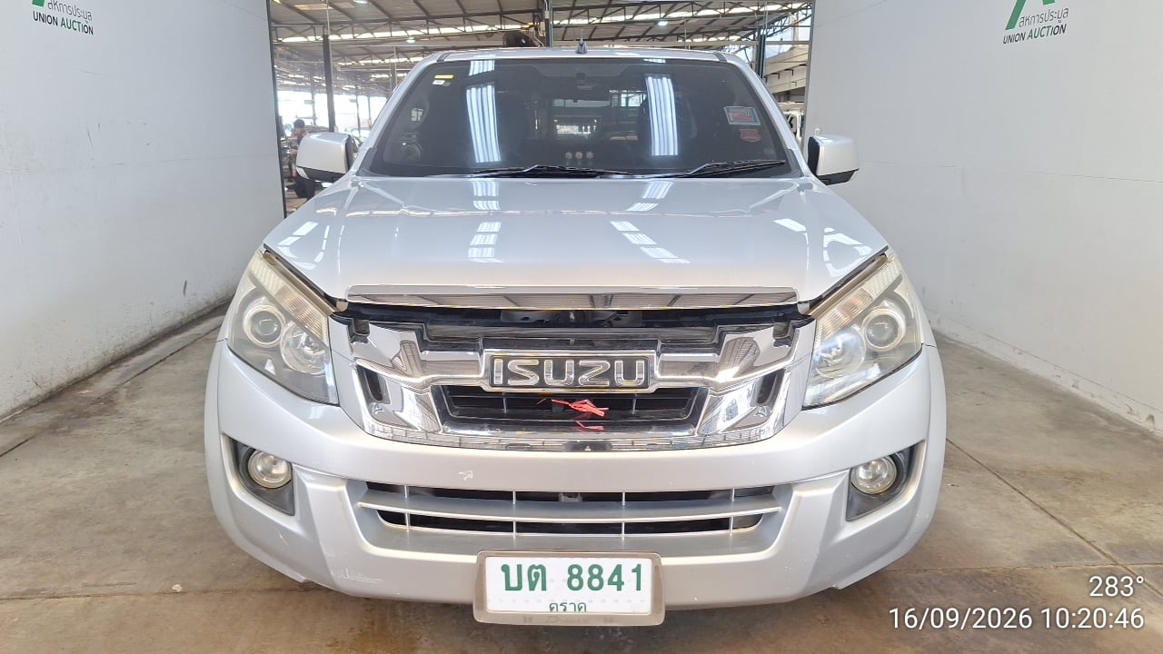ISUZ ISUZ073 SpaceCab 2.5 Hi-Lander Z MT (VGS, DVD) 2013