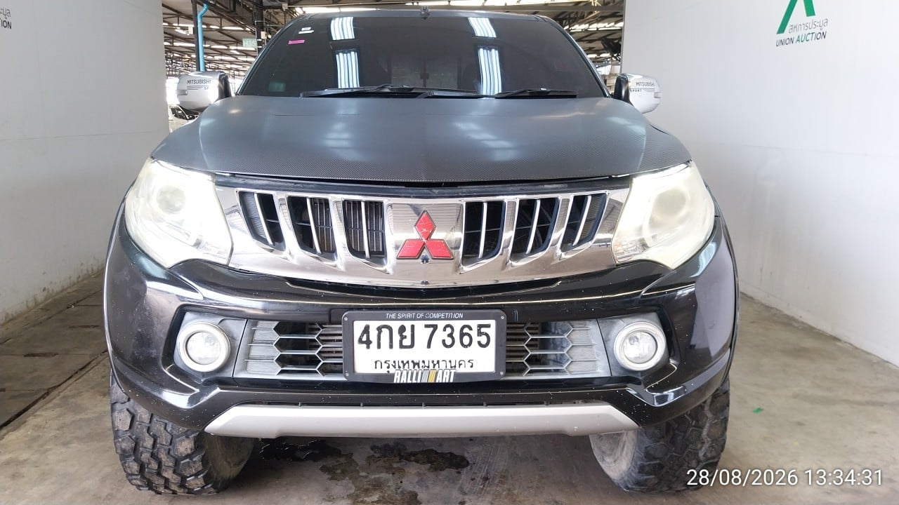 MITS MITS027 Dual Cab 2.4 GLS Plus AT 2015