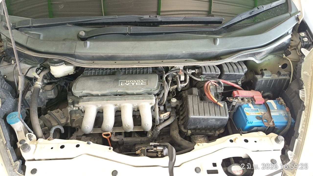 HOND HOND033 1.5  i-VTEC AT Hatch 2011