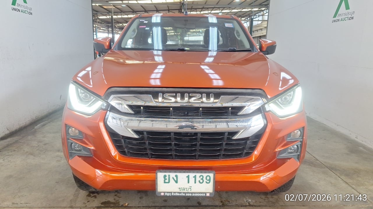 ISUZ ISUZ073 SPACECAB 3.0 Vcross Z 4WD MT 2020