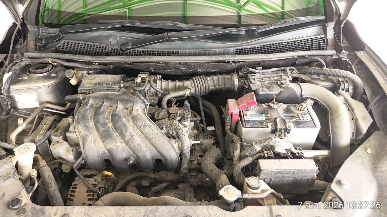 NISS NISS047 1.6 V CVT 2013