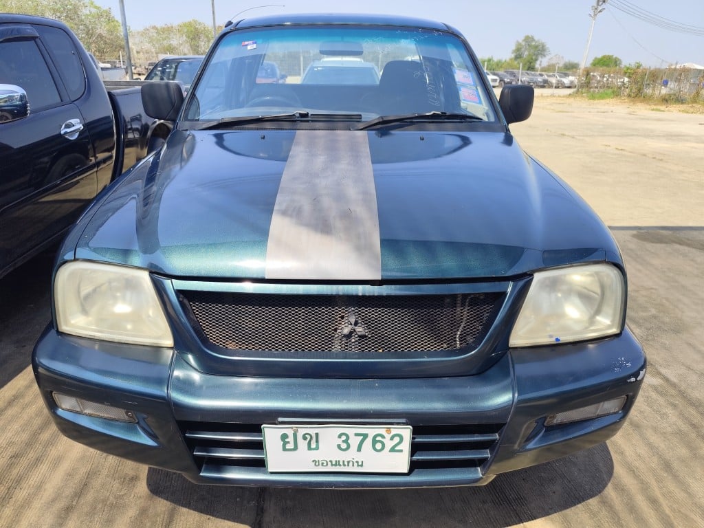 MITS MITS015 Ext. Cab 2.8 GLX MT 2004