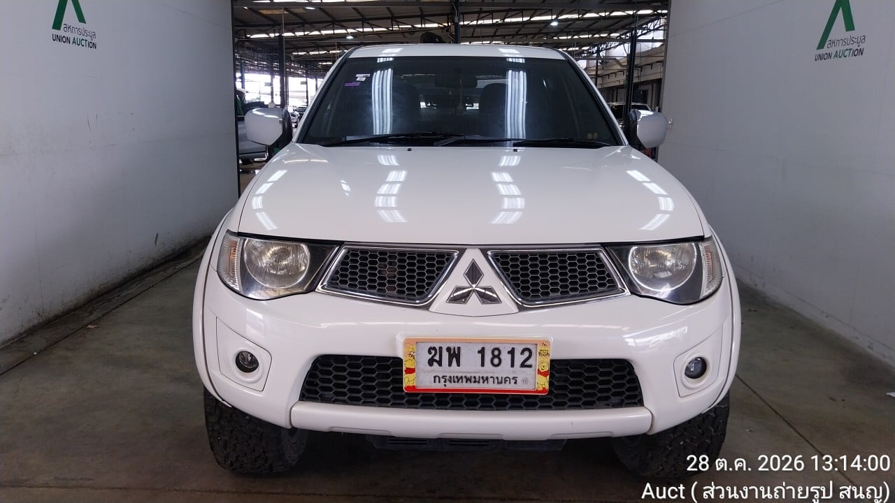 MITS MITS027 Dual Cab 2.4 GLS Plus MT 2012