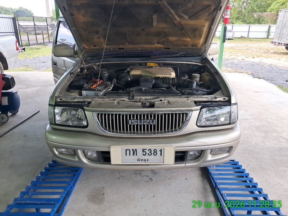 ISUZ ISUZ076 CAB4 3.0 MT 2001