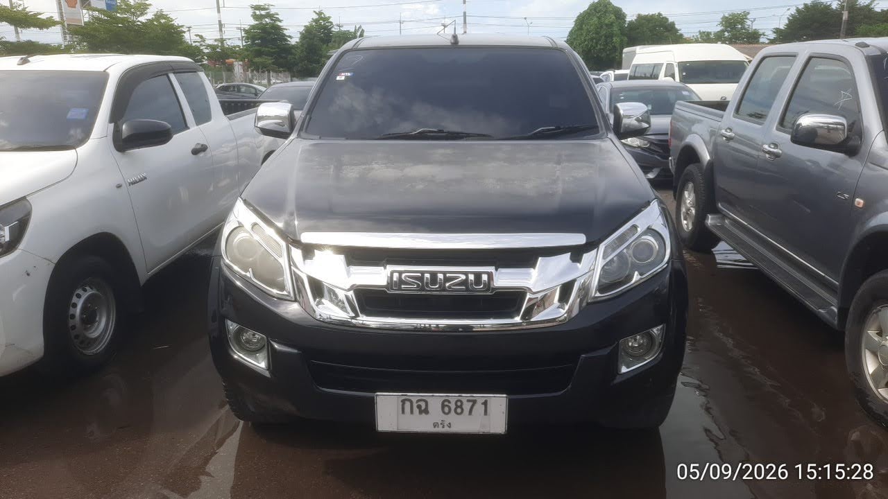 ISUZ ISUZ073 CAB4 3.0 Hi-Lander Z-Prestige MT (VGS, Navi) 2013