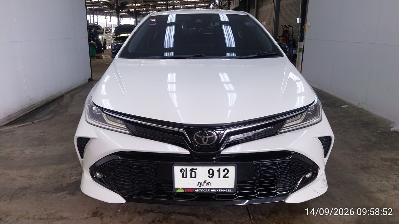 TOYO TOYO020 1.8 Hybrid GR Sport E-CVT 2024