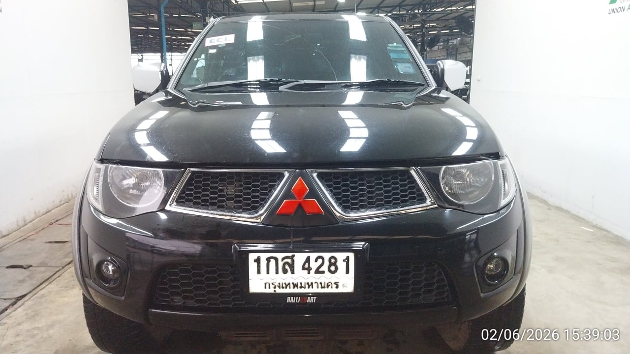 MITS MITS027 Dual Cab 2.4 GLS Plus MT 2013