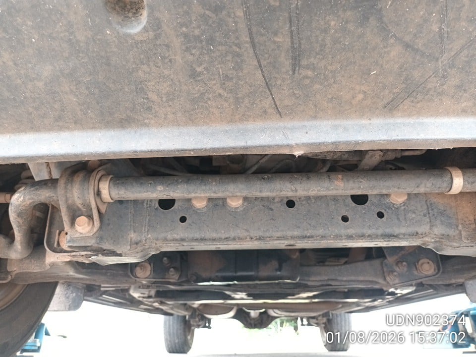 NISS NISS082 Dual Cab 2.5 Calibre E MT 2015
