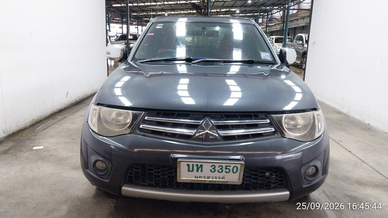 MITS MITS027 Ext. Cab 2.4 GLX MT 2012