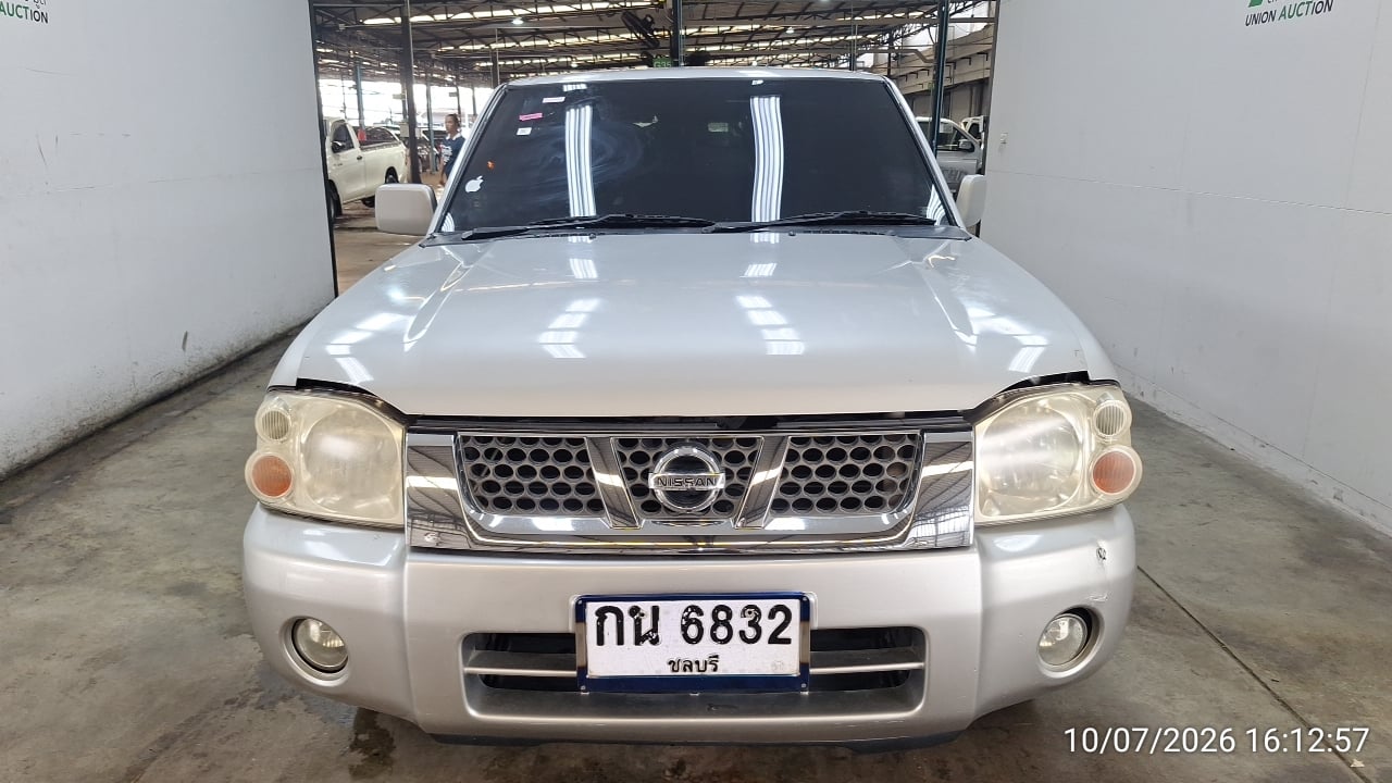 NISS NISS017 Dual Cab 2.7 MT 2004