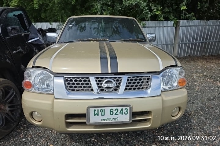 NISS NISS017 Ext. Cab 3.0 MT 2004