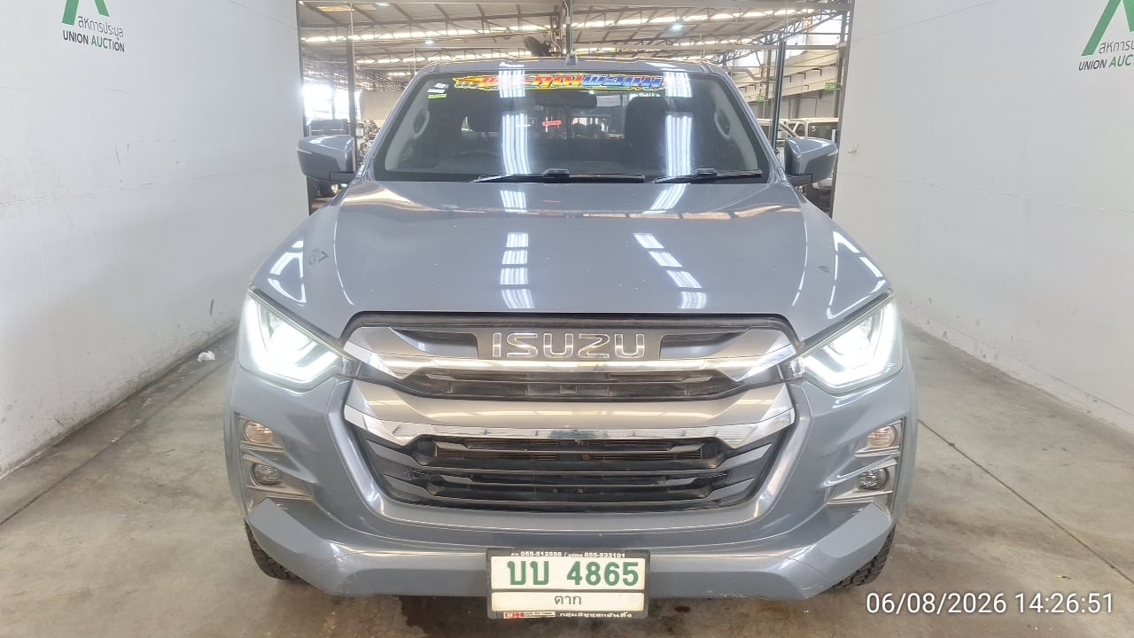 ISUZ ISUZ073 SpaceCab Vcross 3.0 Z MT 4wd 2023